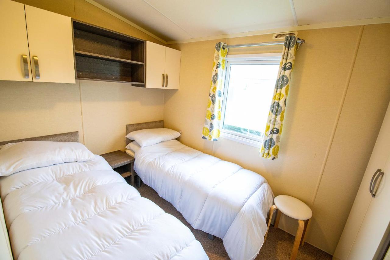 Big Skies Platinum Plus Holiday Home With Wifi, Netflix, Dishwasher, Decking Camber Luaran gambar