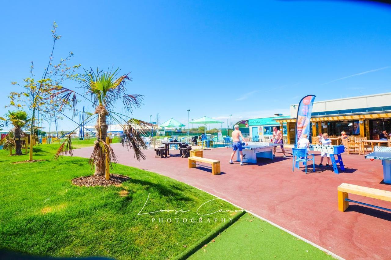 Big Skies Platinum Plus Holiday Home With Wifi, Netflix, Dishwasher, Decking Camber Luaran gambar
